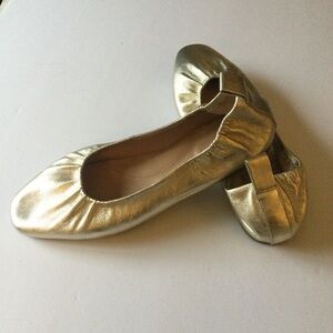 COLE HAAN YORK GOLD METALLIC SOFT LEATHER BALLET FLATS SIZE 9.5 NWOT